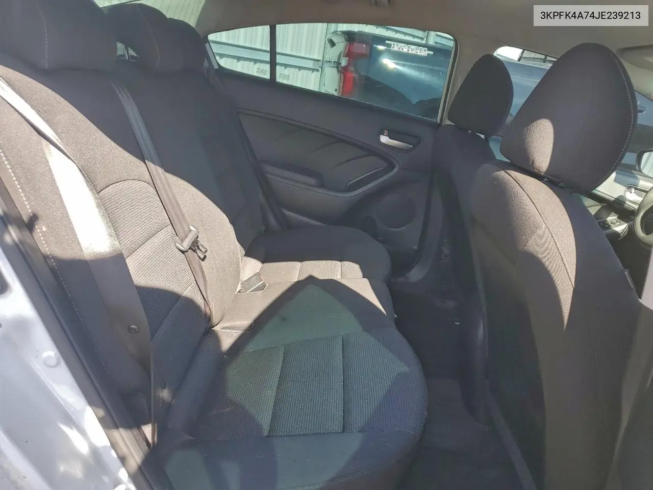 3KPFK4A74JE239213 2018 Kia Forte Lx