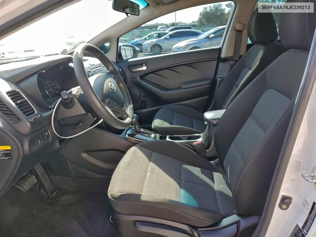 3KPFK4A74JE239213 2018 Kia Forte Lx