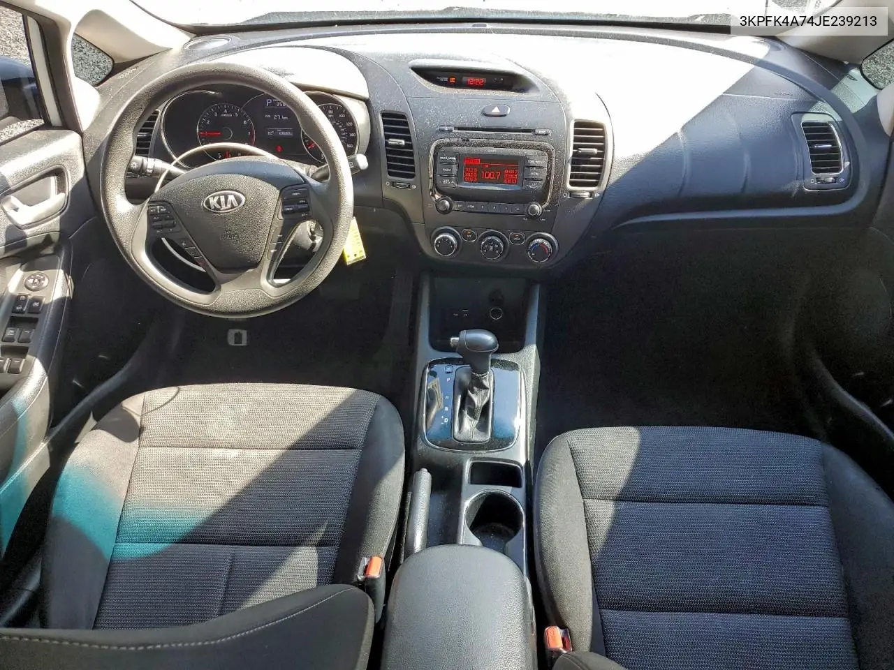 3KPFK4A74JE239213 2018 Kia Forte Lx
