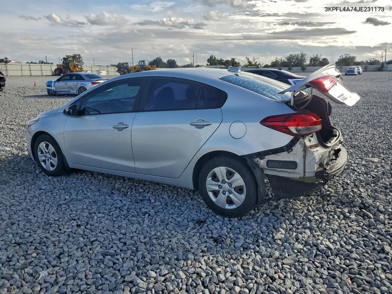 3KPFL4A74JE231173 2018 Kia Forte Lx