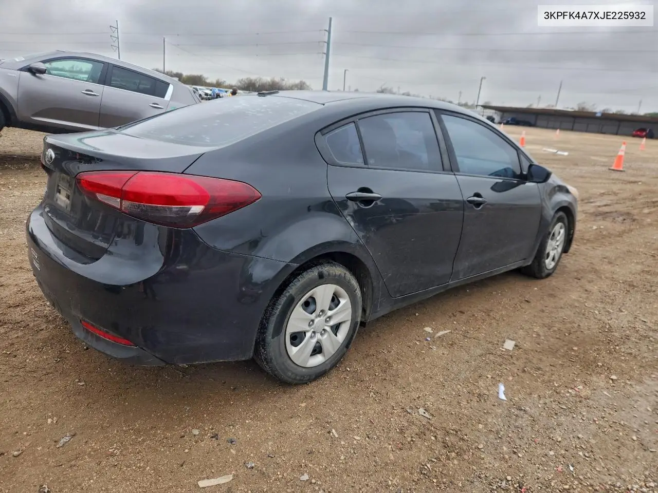 3KPFK4A7XJE225932 2018 Kia Forte Lx