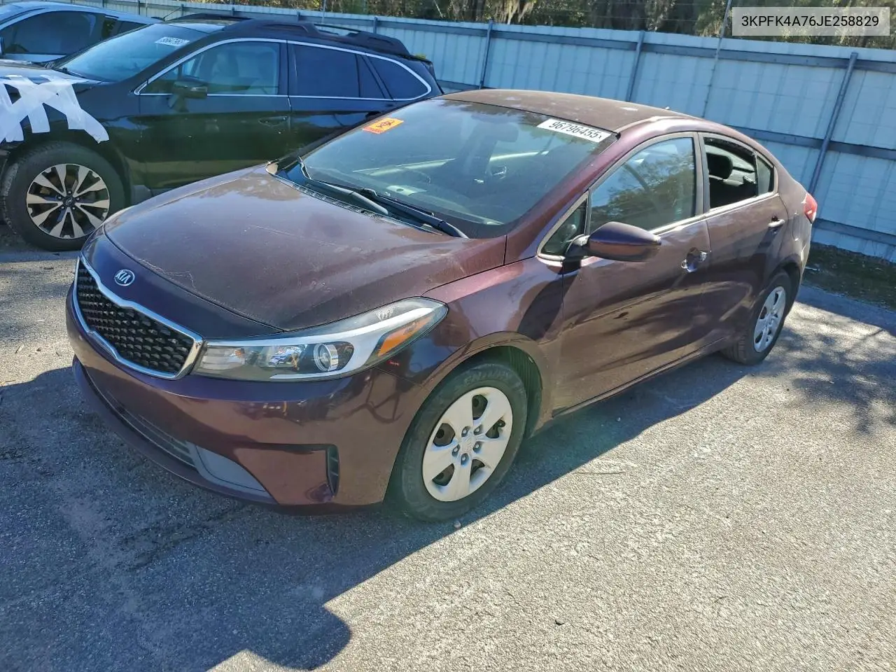 3KPFK4A76JE258829 2018 Kia Forte Lx