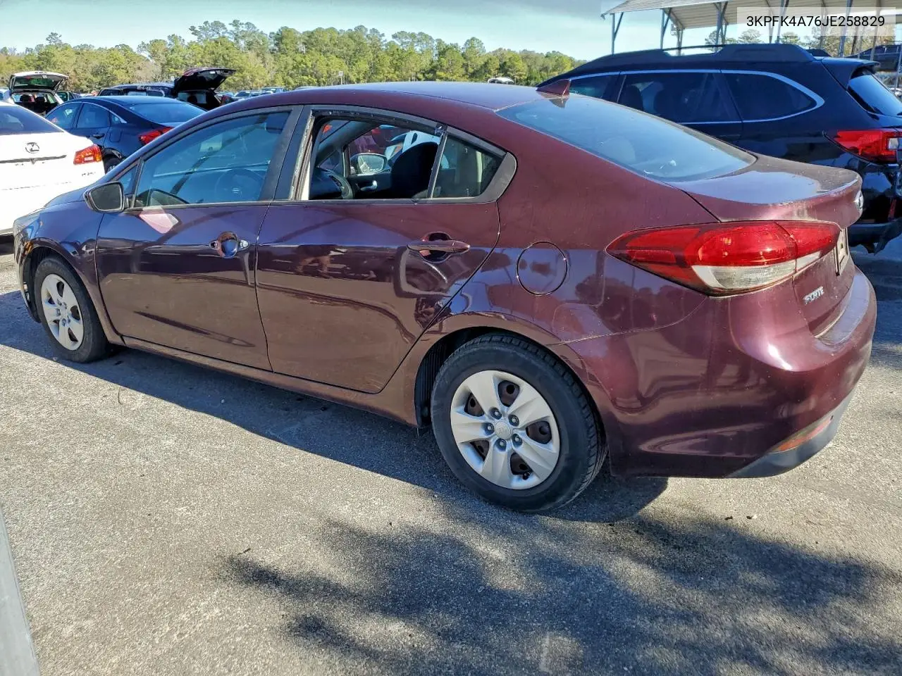 3KPFK4A76JE258829 2018 Kia Forte Lx