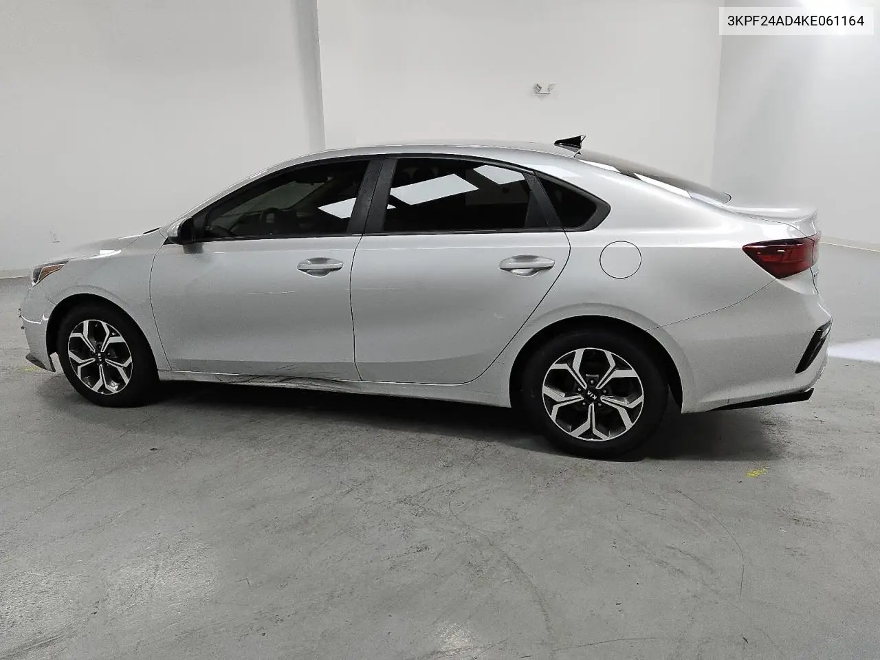 3KPF24AD4KE061164 2019 Kia Forte Fe