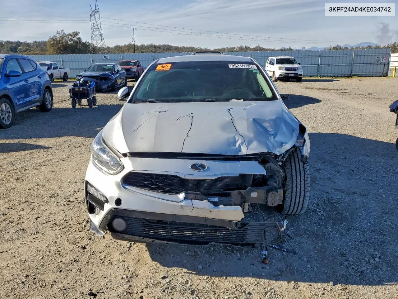 3KPF24AD4KE034742 2019 Kia Forte Fe