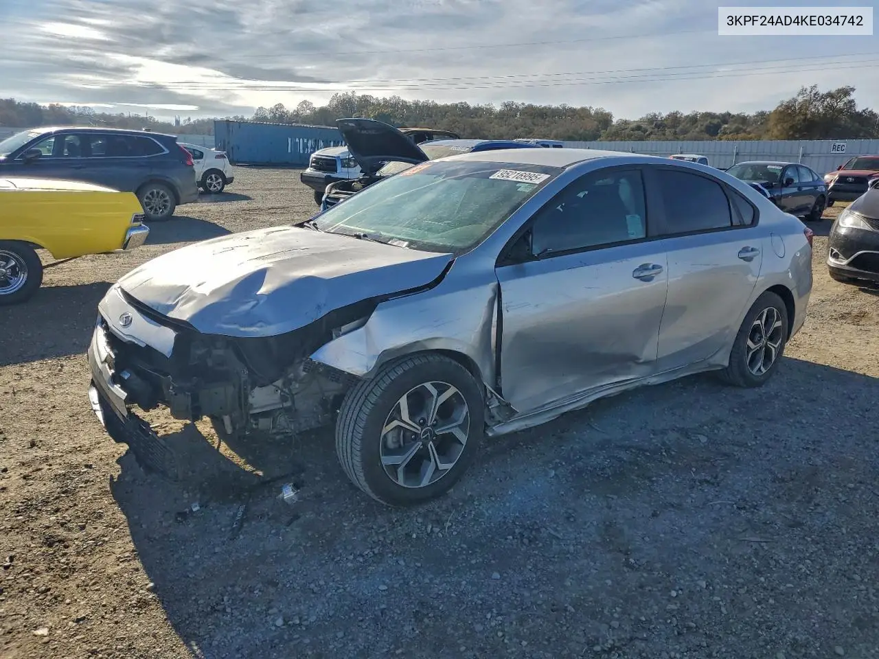 3KPF24AD4KE034742 2019 Kia Forte Fe