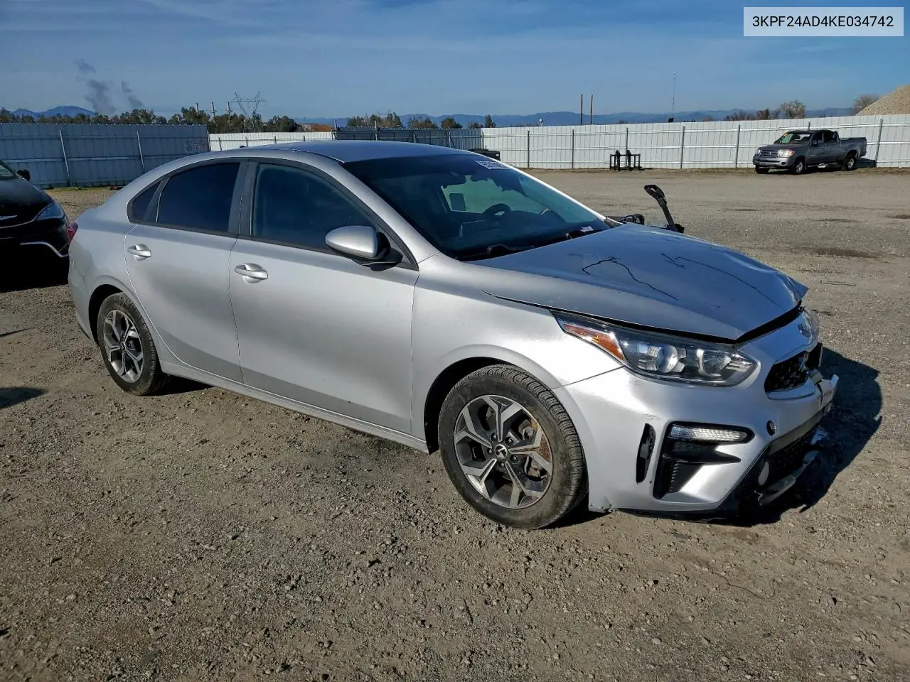 3KPF24AD4KE034742 2019 Kia Forte Fe