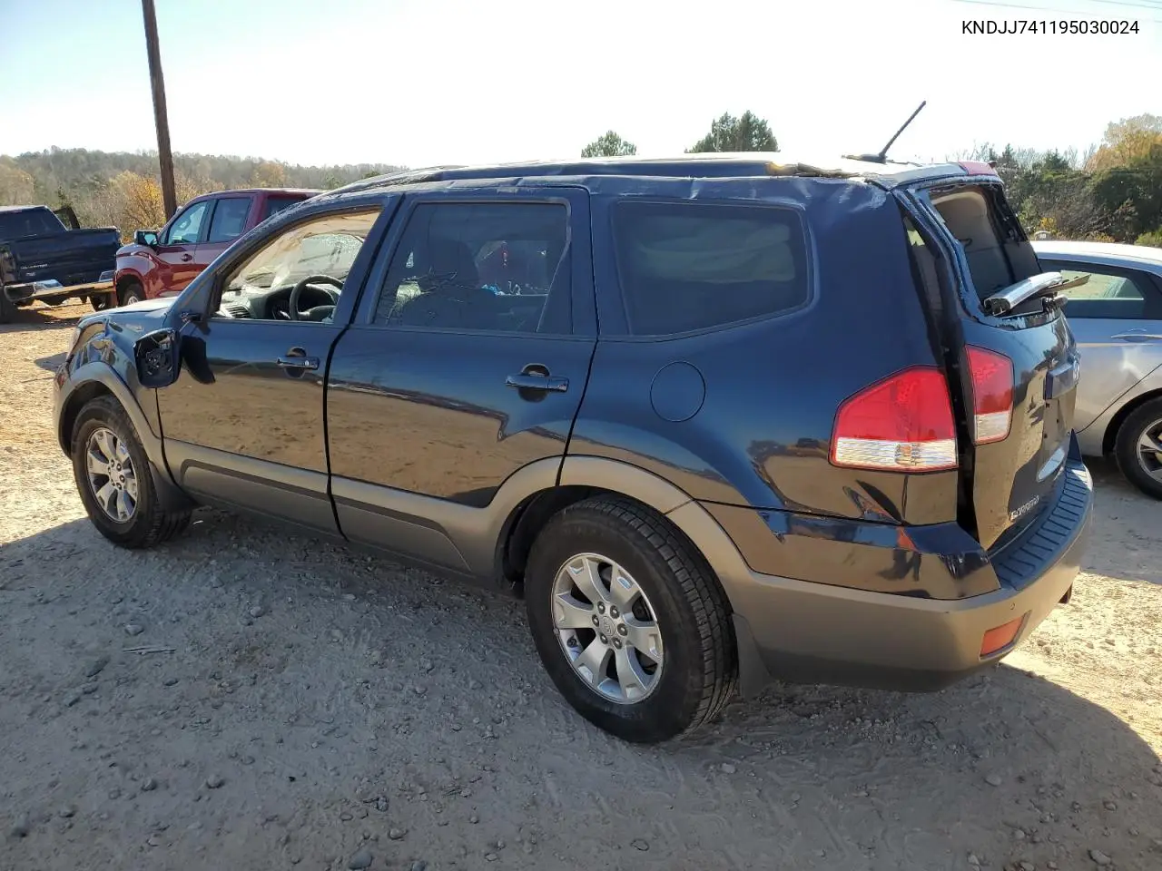 KNDJJ741195030024 2009 Kia Borrego Lx