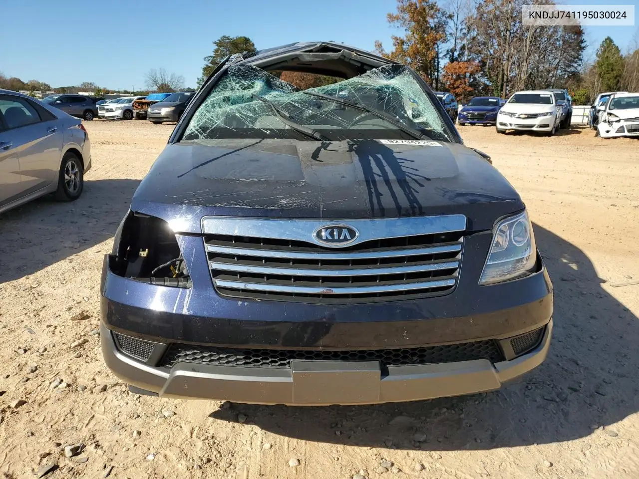 KNDJJ741195030024 2009 Kia Borrego Lx