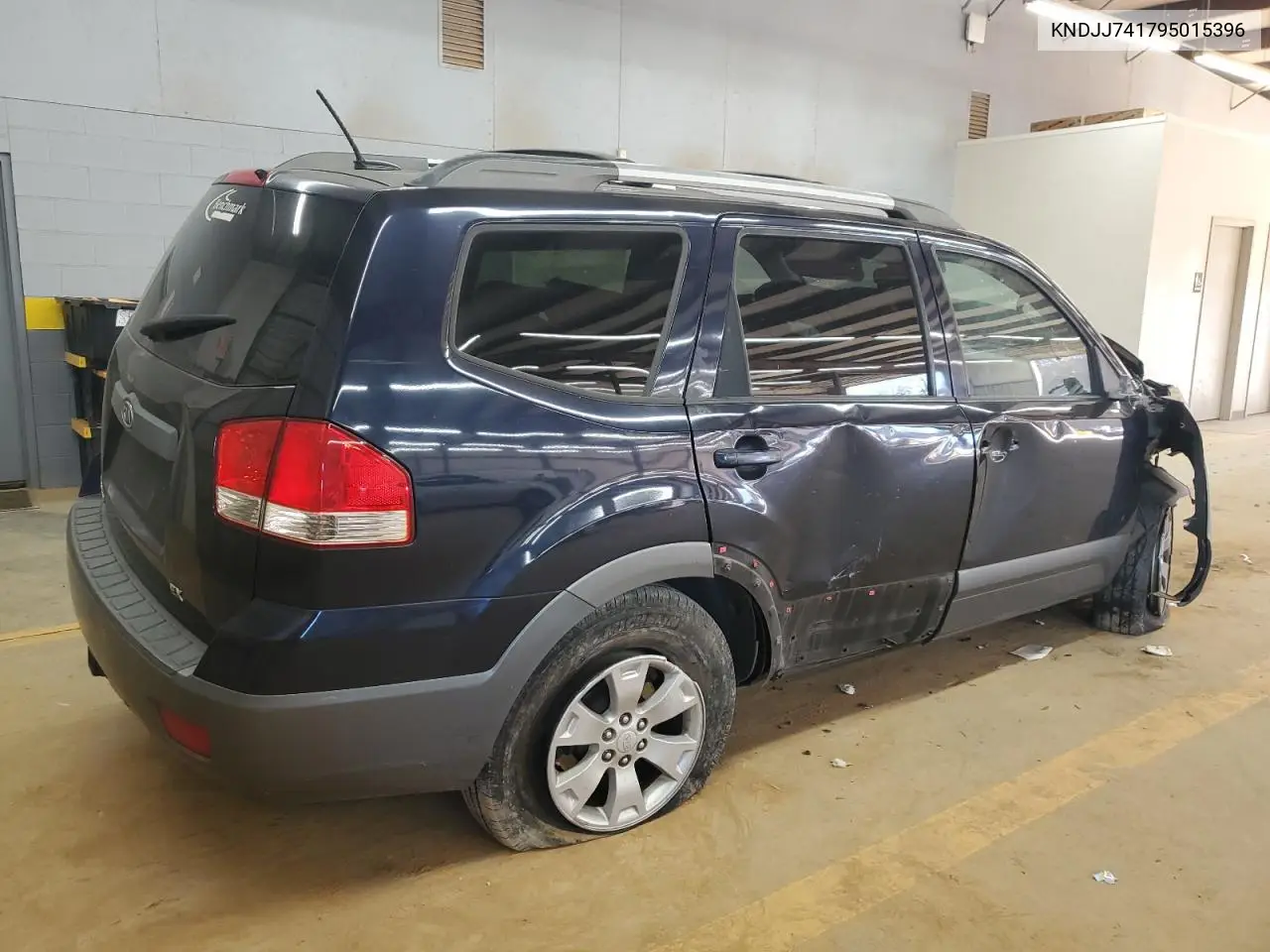 KNDJJ741795015396 2009 Kia Borrego Lx