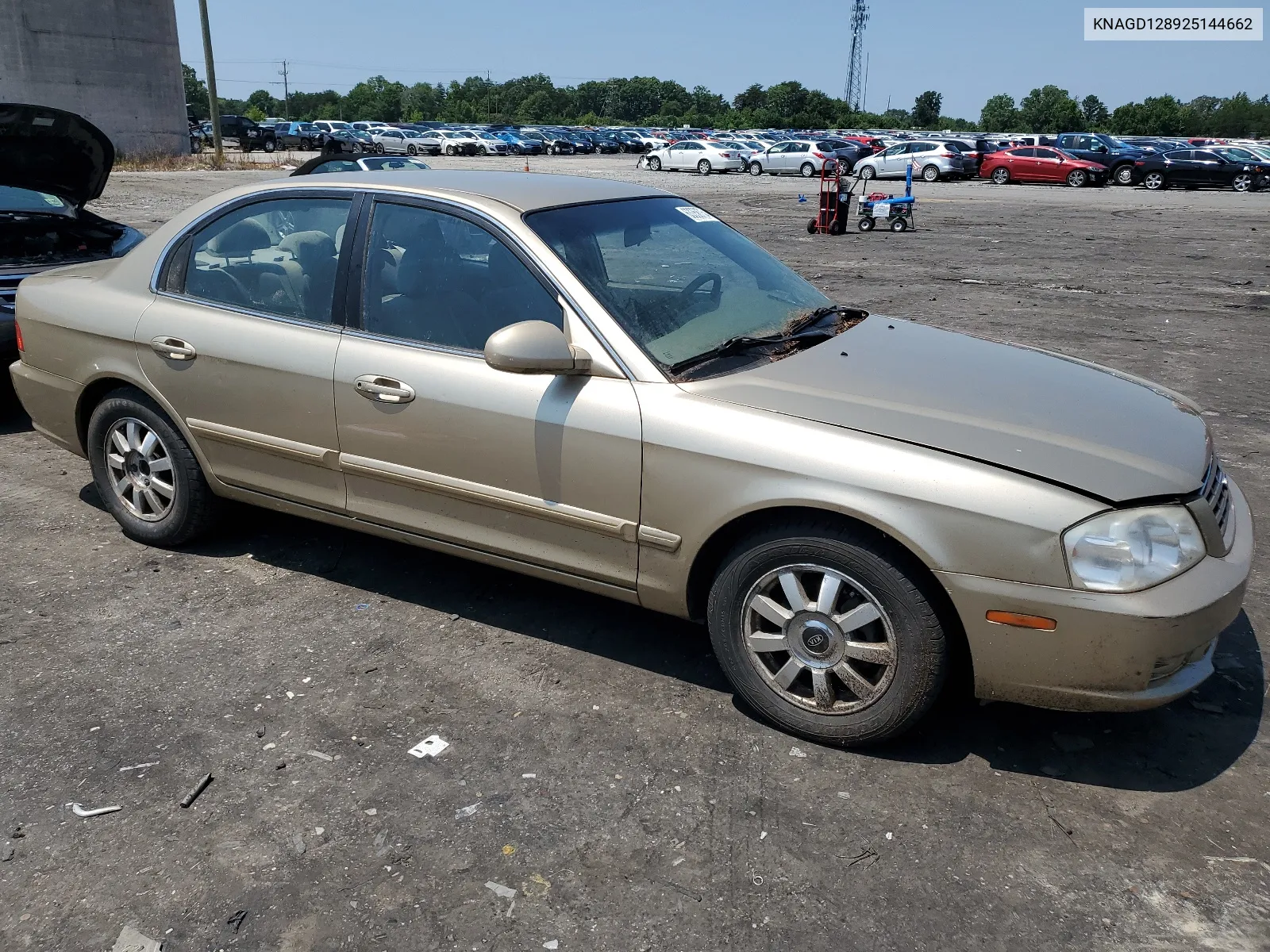 KNAGD128925144662 2002 Kia Optima Magentis