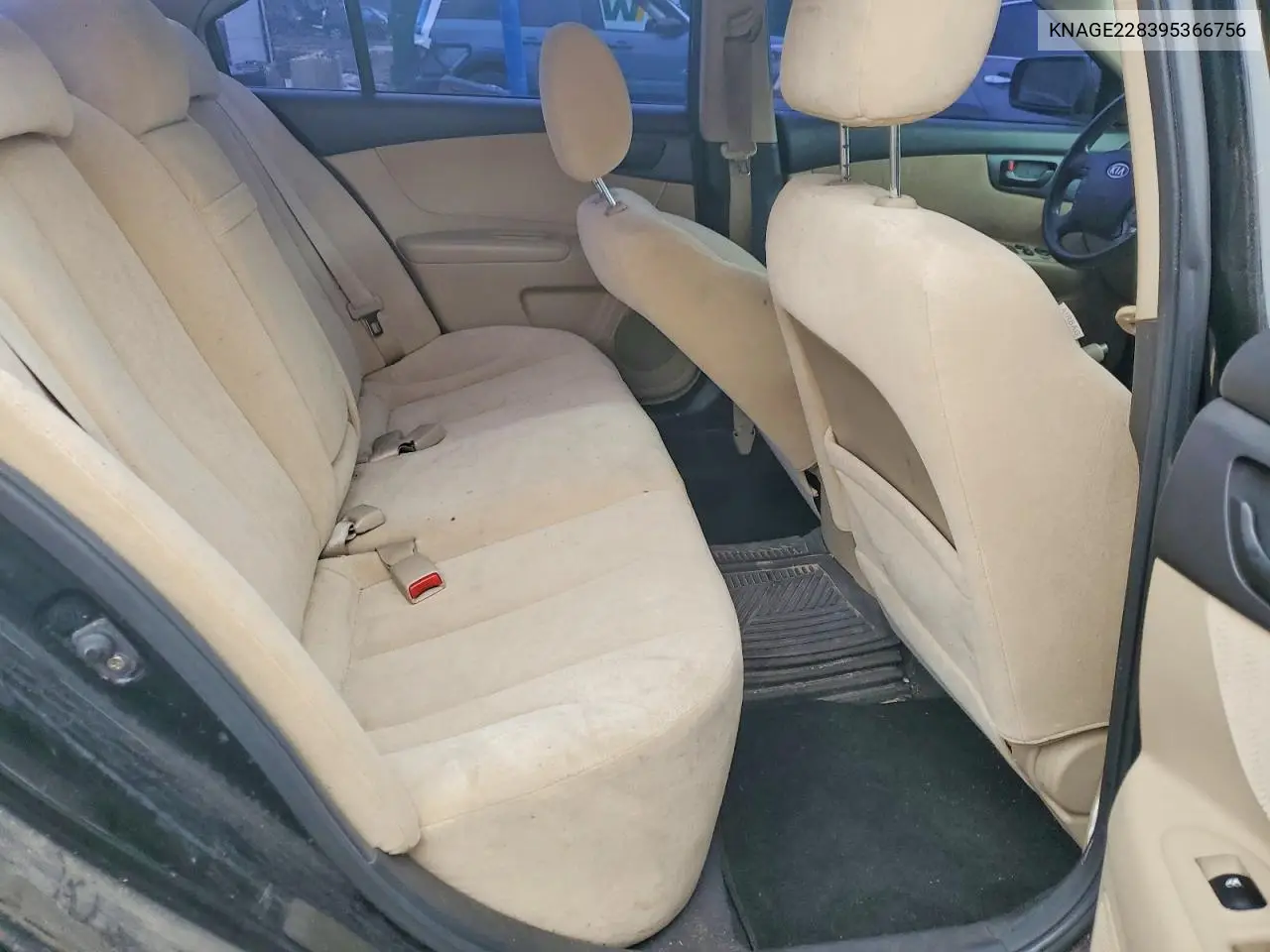 KNAGE228395366756 2009 Kia Optima Lx