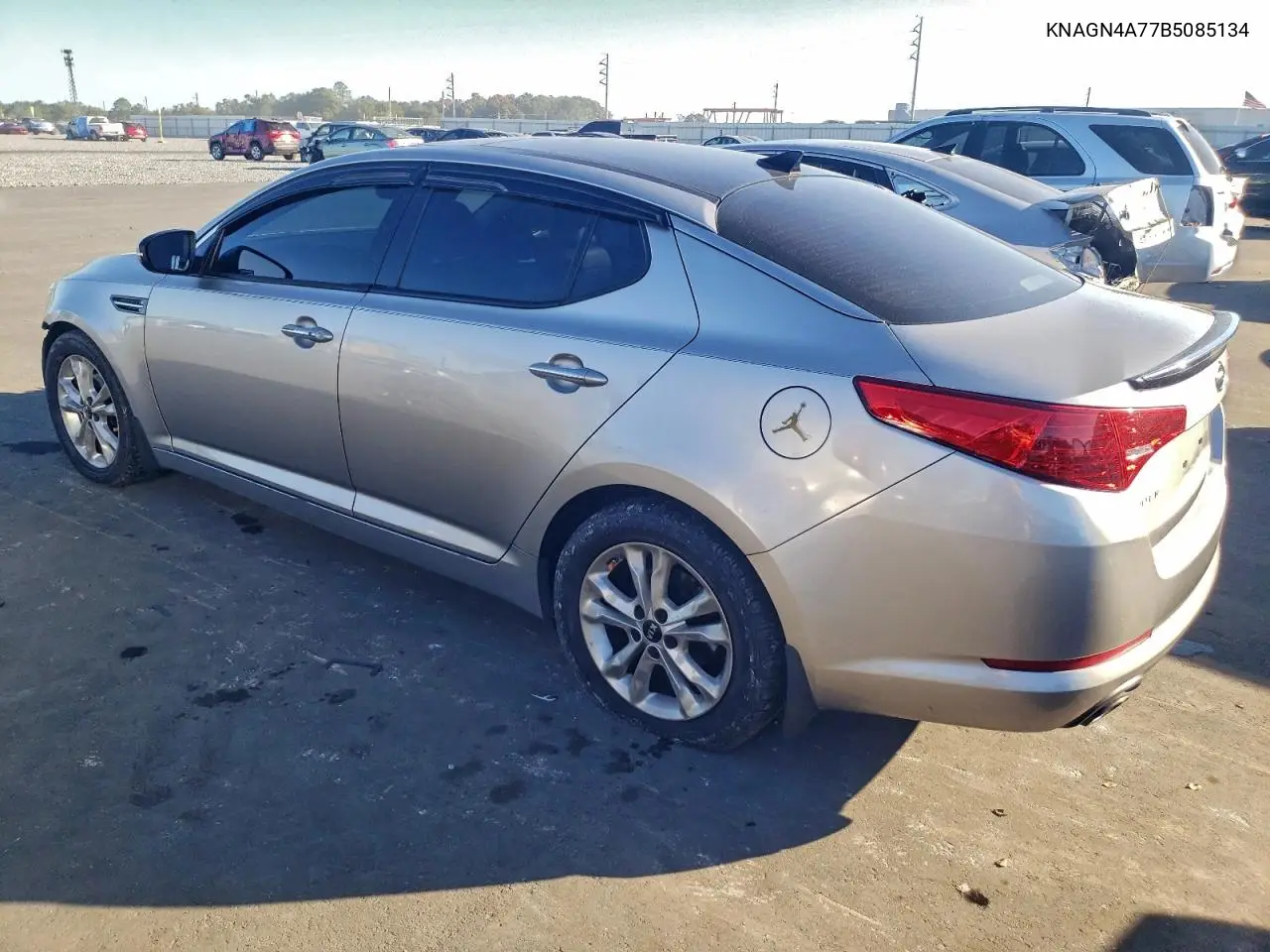KNAGN4A77B5085134 2011 Kia Optima Ex