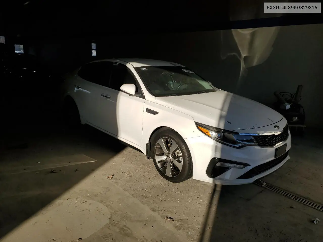 5XXGT4L39KG329316 2019 Kia Optima Lx