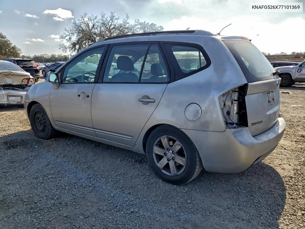 KNAFG526X77101369 2007 Kia Rondo Lx