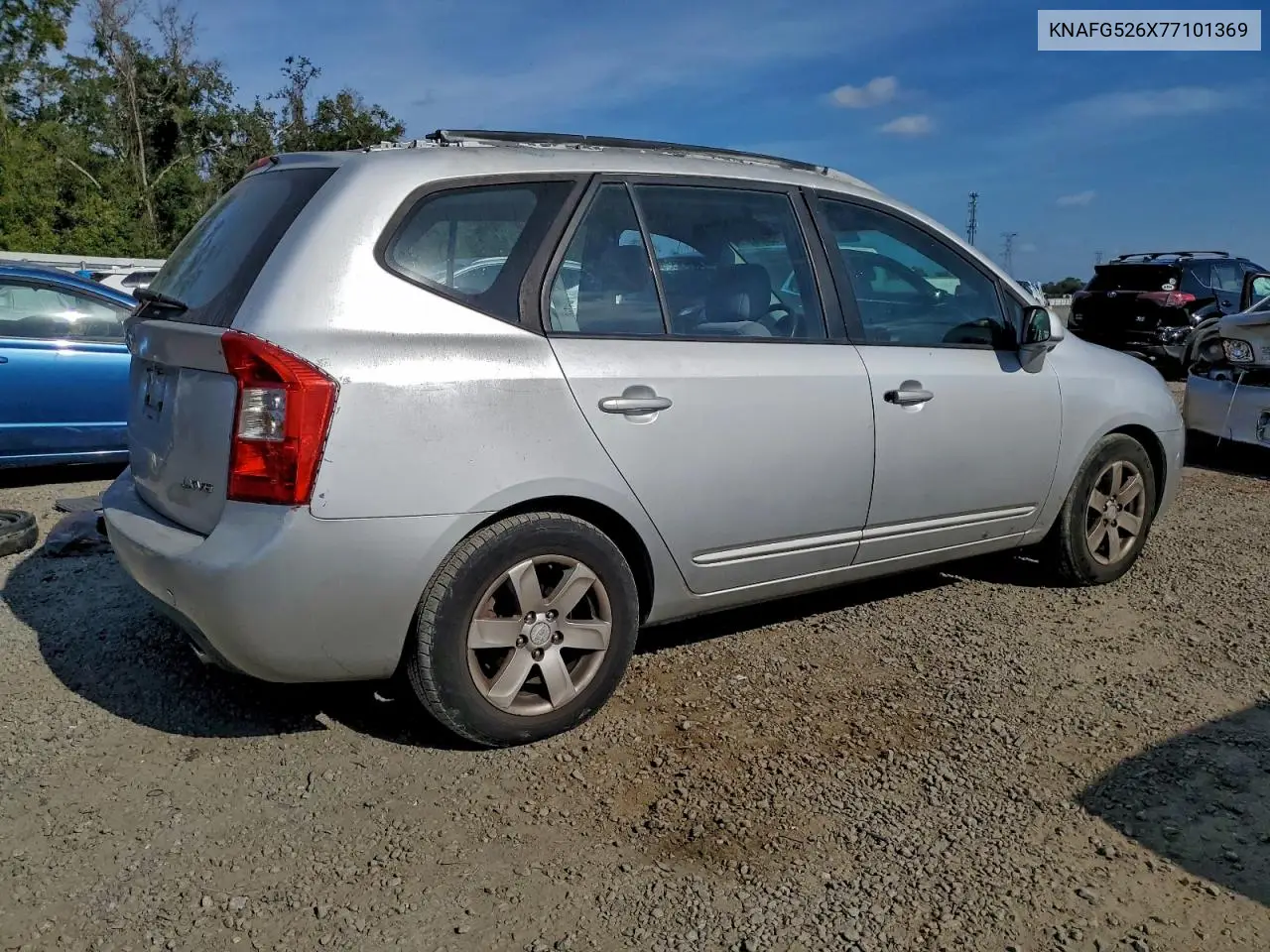 KNAFG526X77101369 2007 Kia Rondo Lx