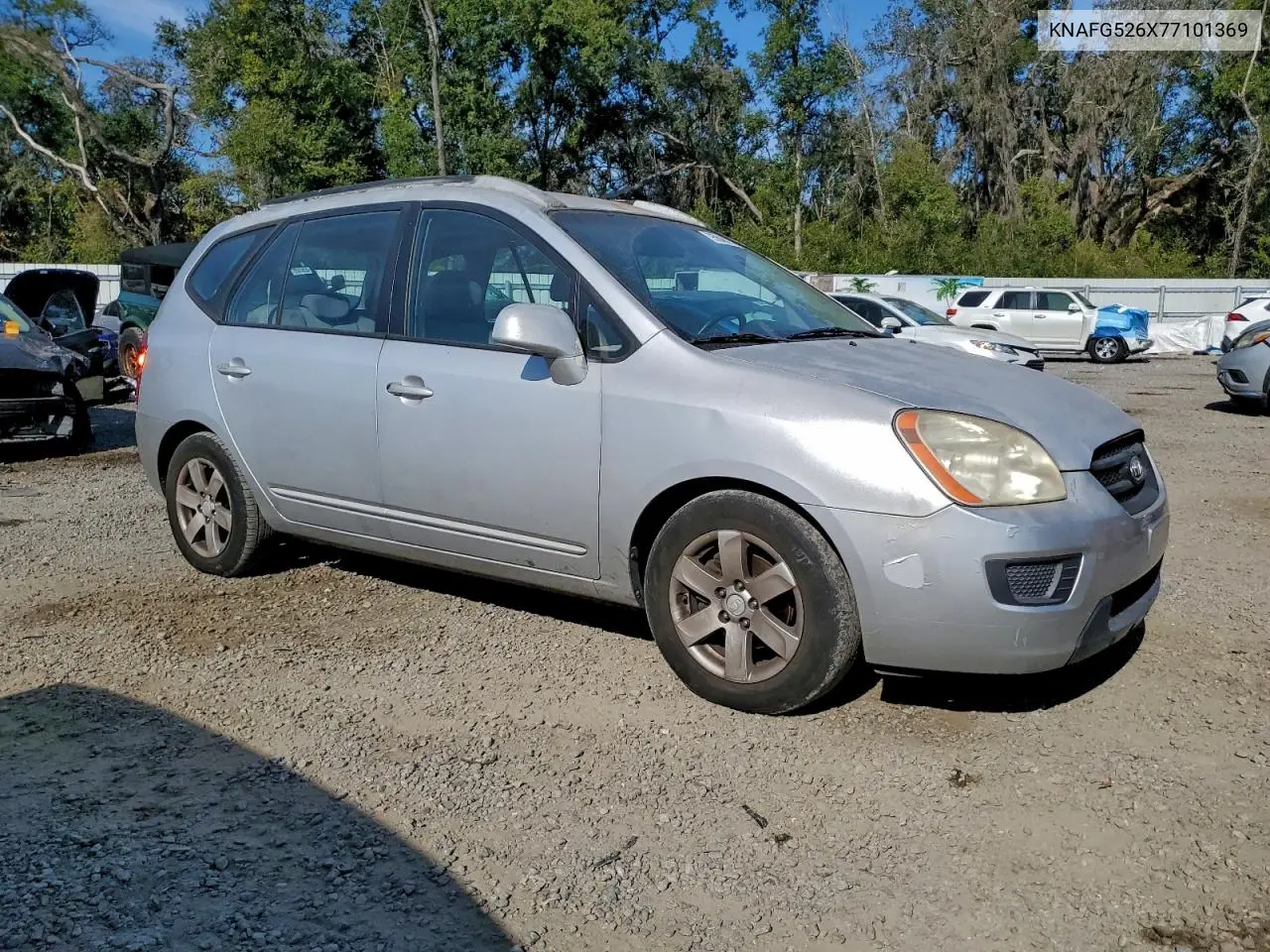 KNAFG526X77101369 2007 Kia Rondo Lx