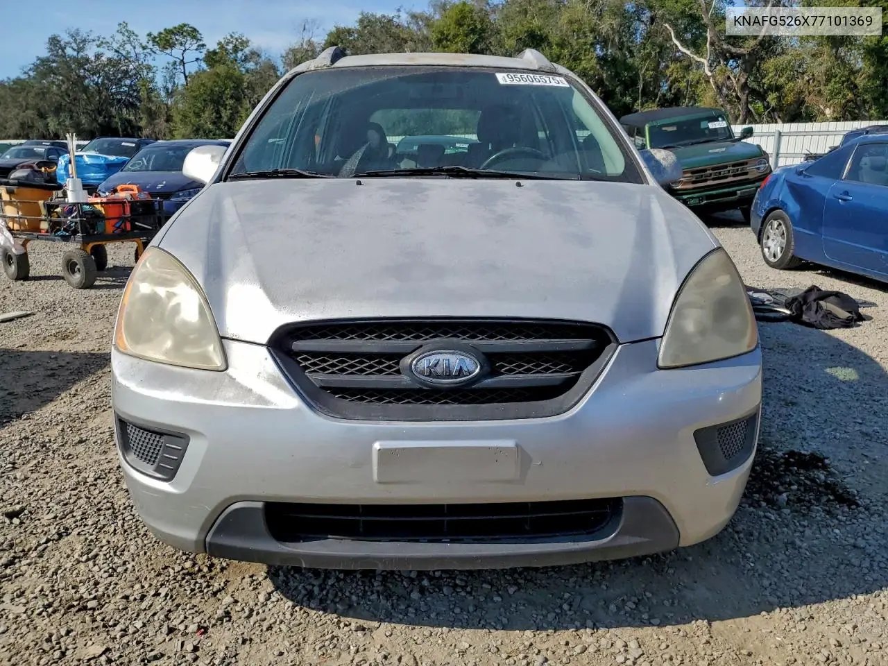 KNAFG526X77101369 2007 Kia Rondo Lx