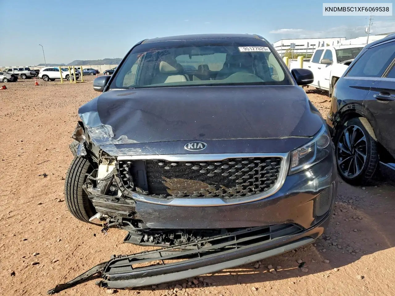 KNDMB5C1XF6069538 2015 Kia Sedona Lx