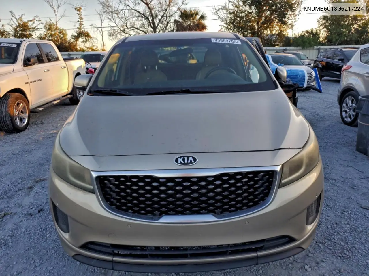 KNDMB5C13G6217224 2016 Kia Sedona Lx