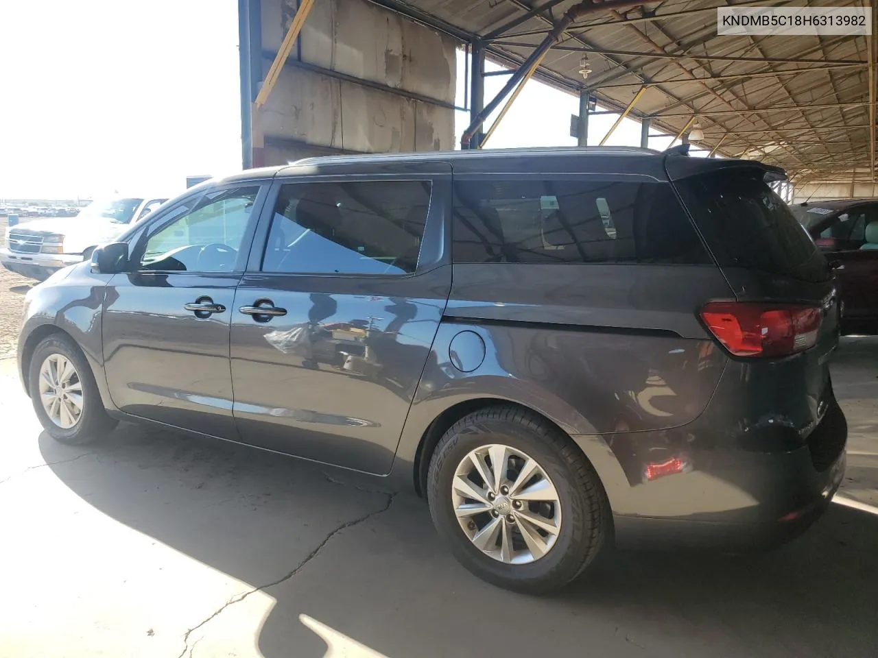 KNDMB5C18H6313982 2017 Kia Sedona Lx