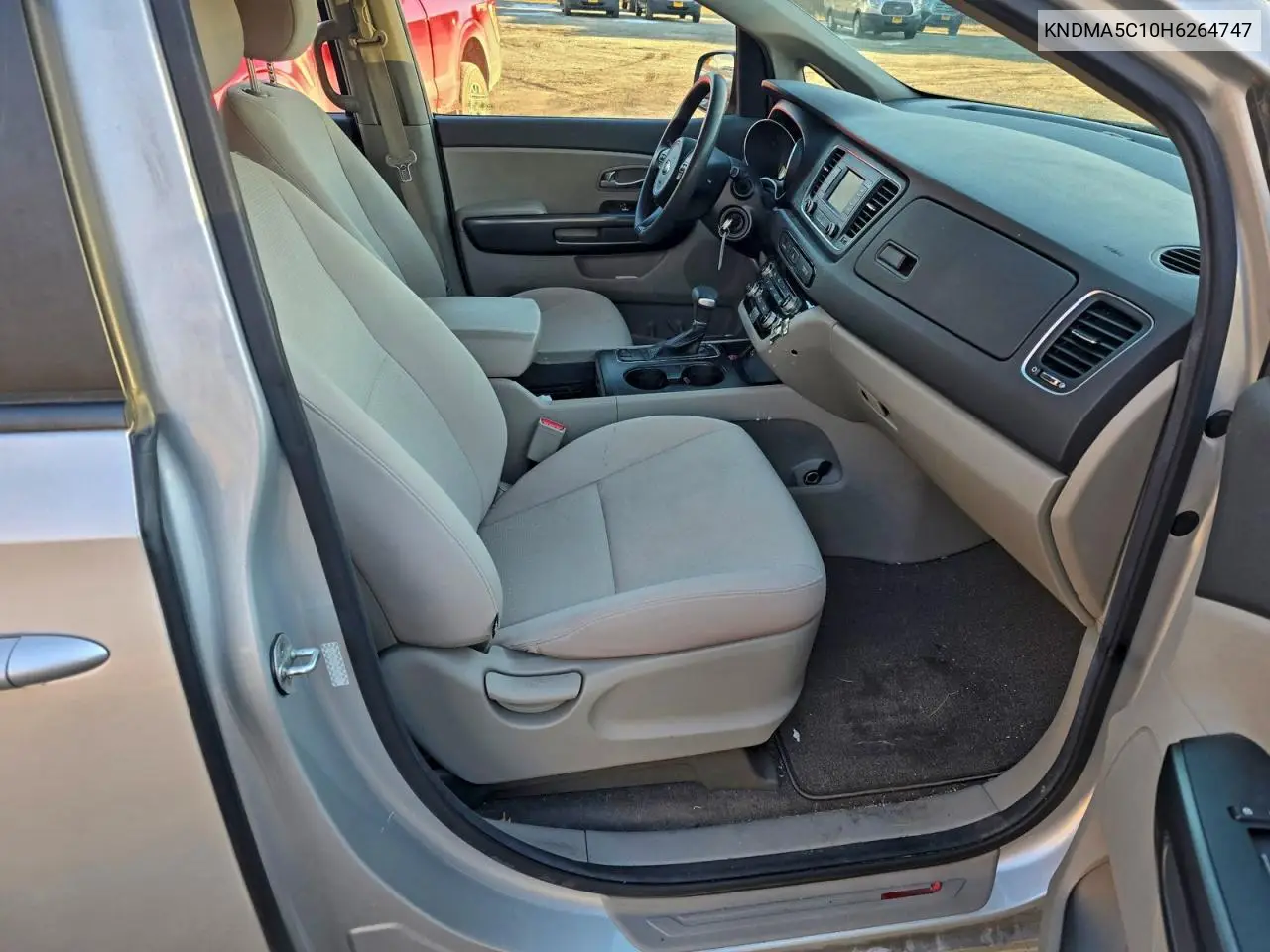 KNDMA5C10H6264747 2017 Kia Sedona L