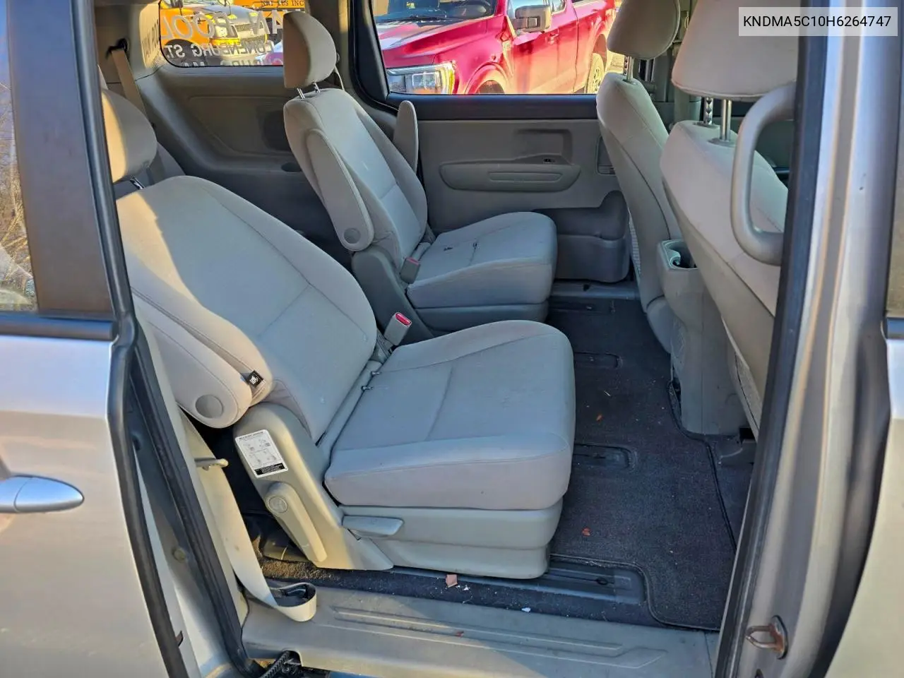 KNDMA5C10H6264747 2017 Kia Sedona L