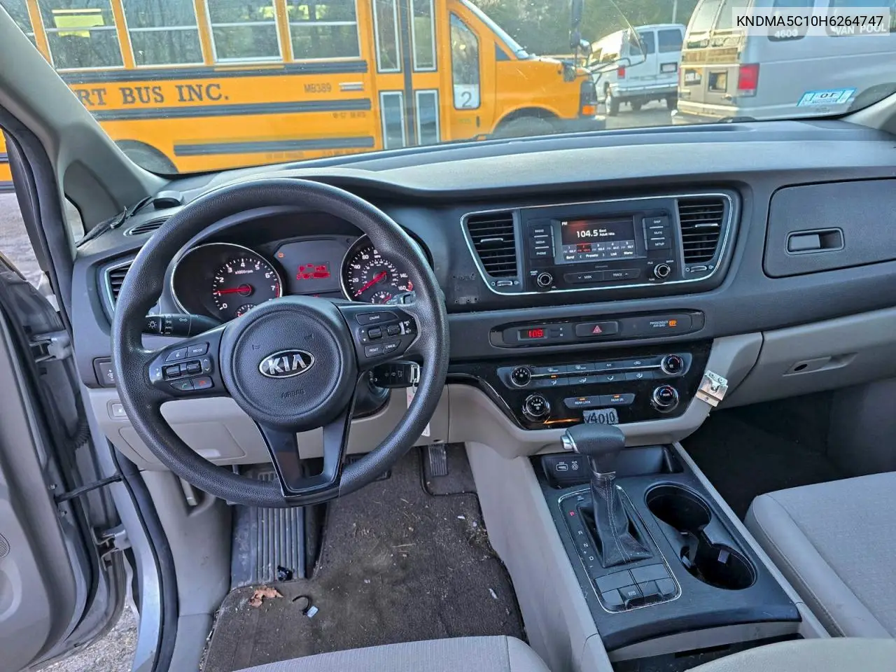 KNDMA5C10H6264747 2017 Kia Sedona L