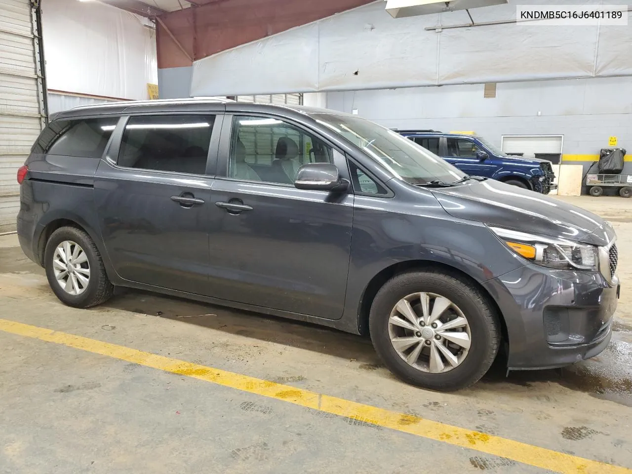 KNDMB5C16J6401189 2018 Kia Sedona Lx