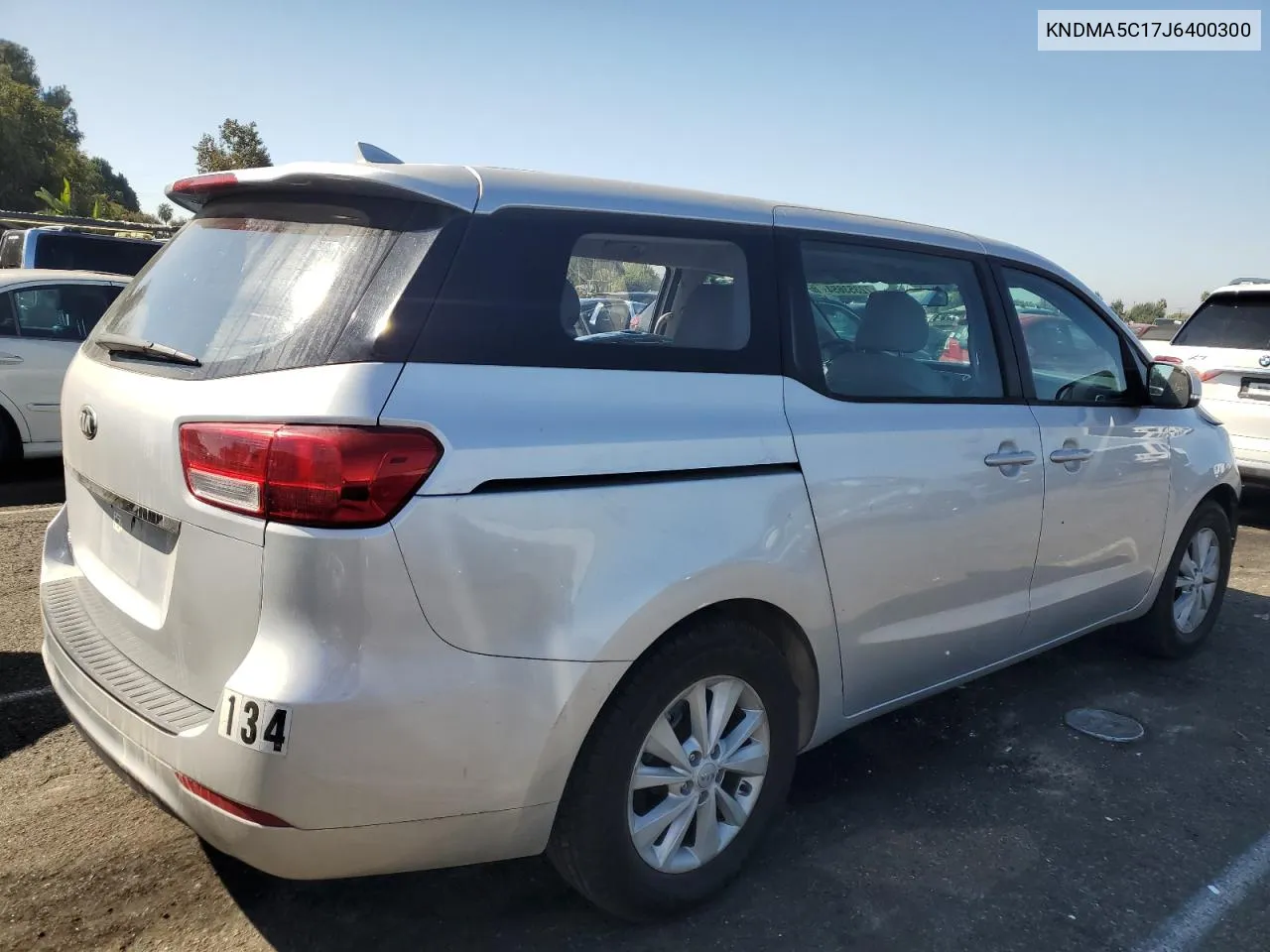 KNDMA5C17J6400300 2018 Kia Sedona L