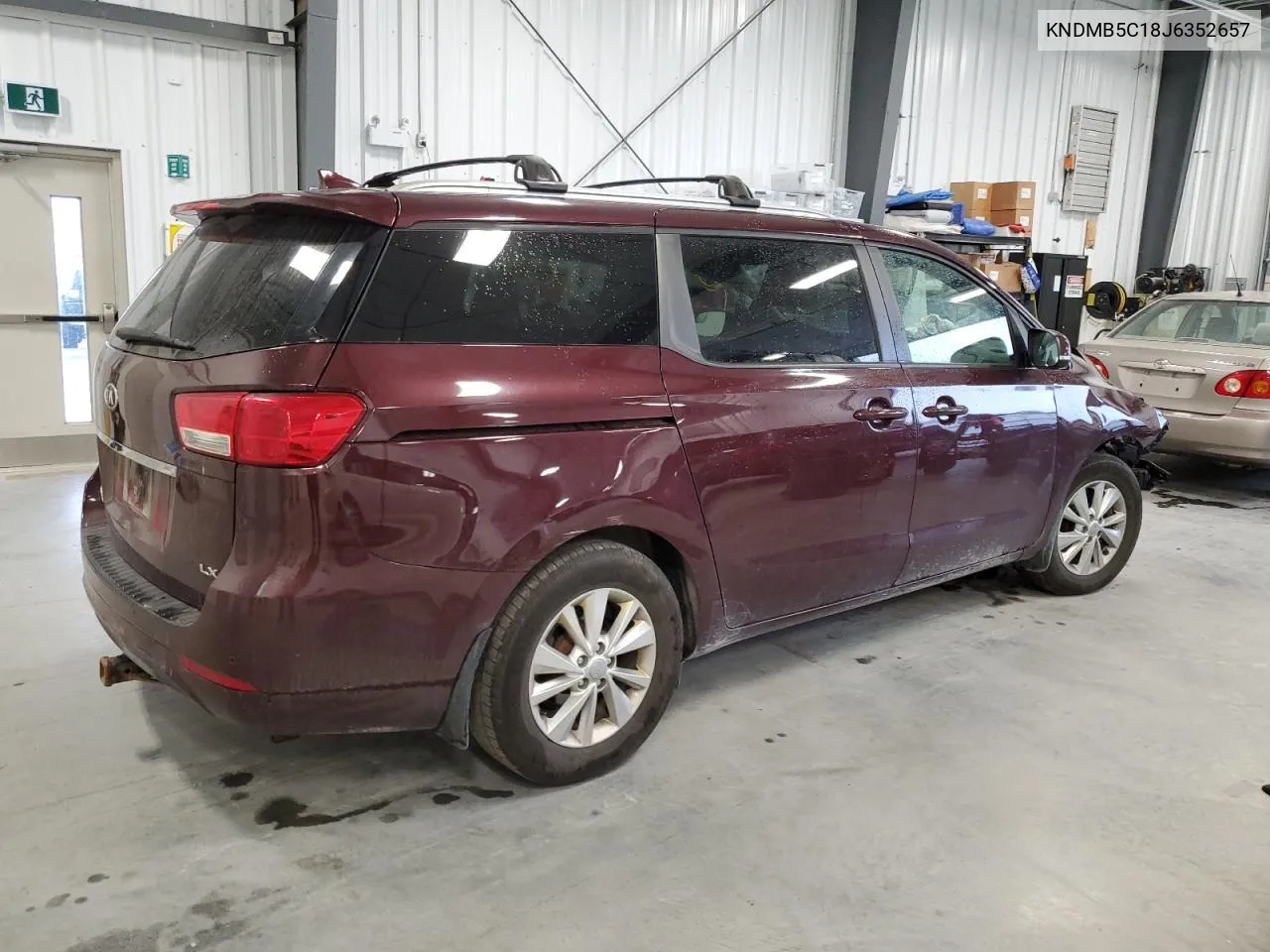 KNDMB5C18J6352657 2018 Kia Sedona Lx