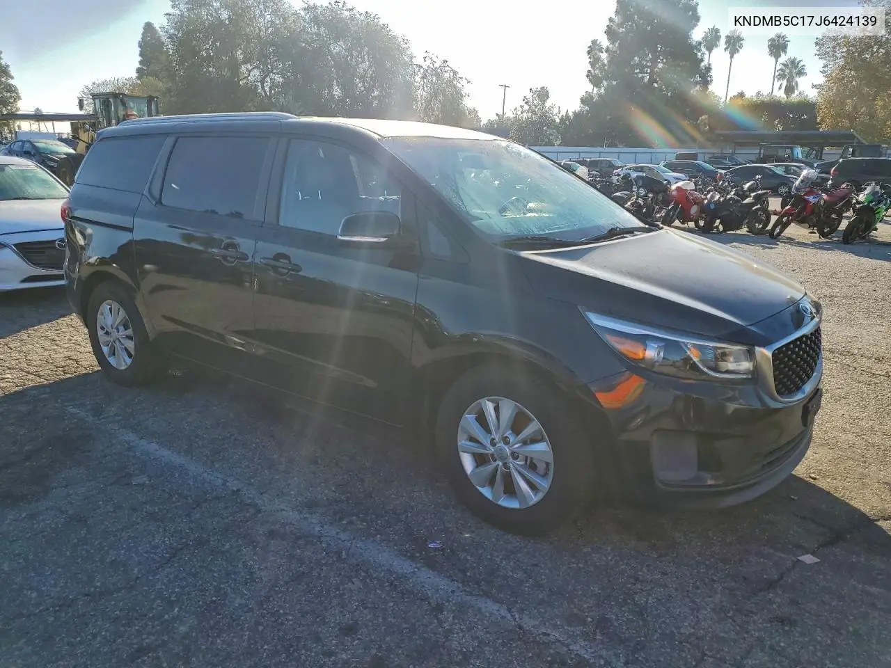 KNDMB5C17J6424139 2018 Kia Sedona Lx