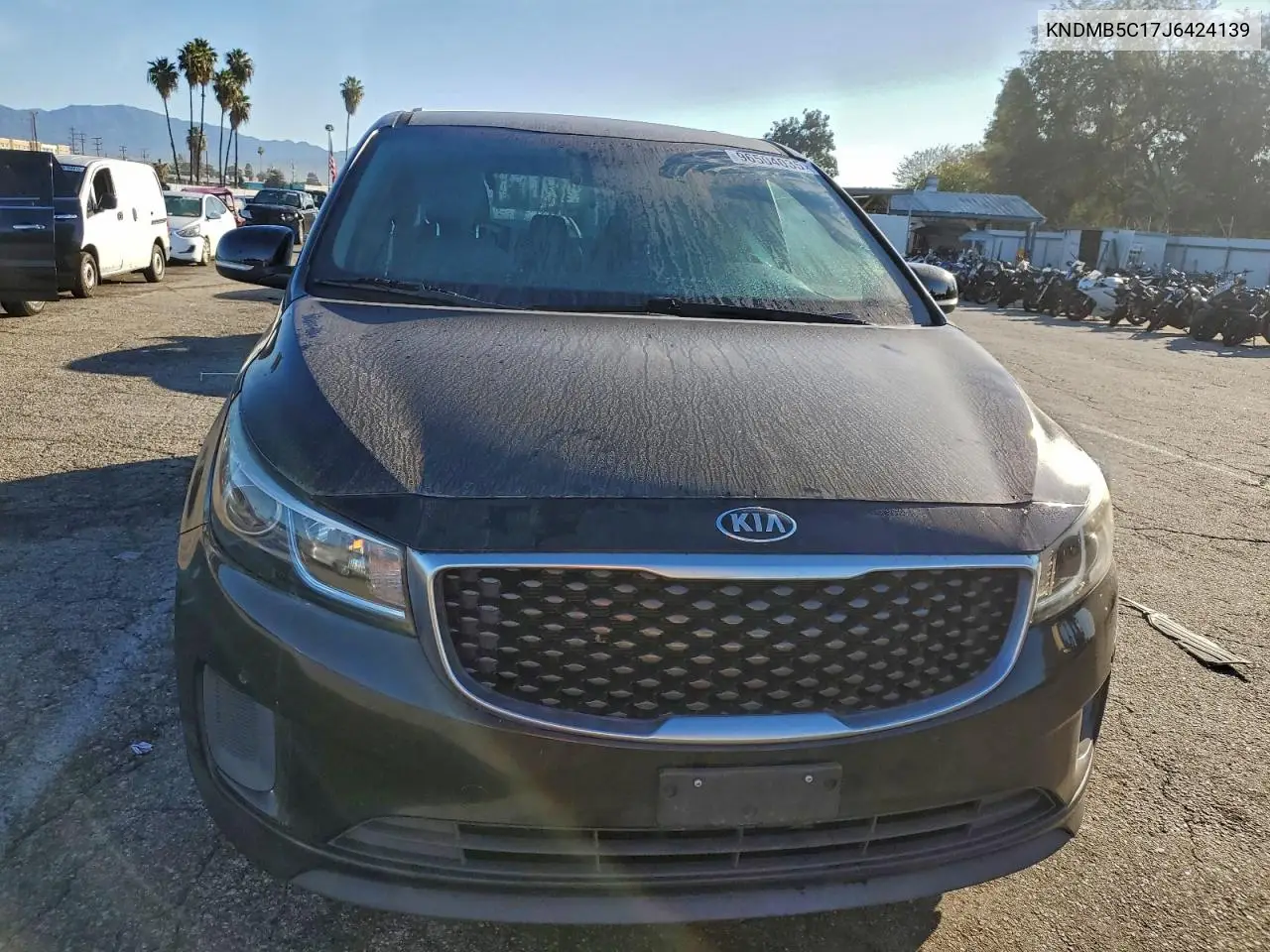KNDMB5C17J6424139 2018 Kia Sedona Lx