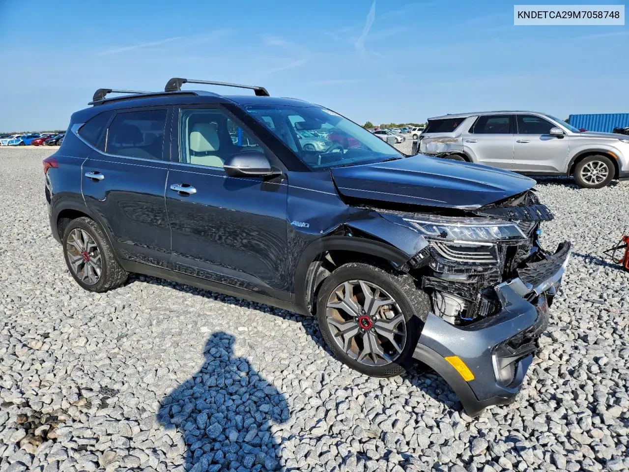 KNDETCA29M7058748 2021 Kia Seltos Sx