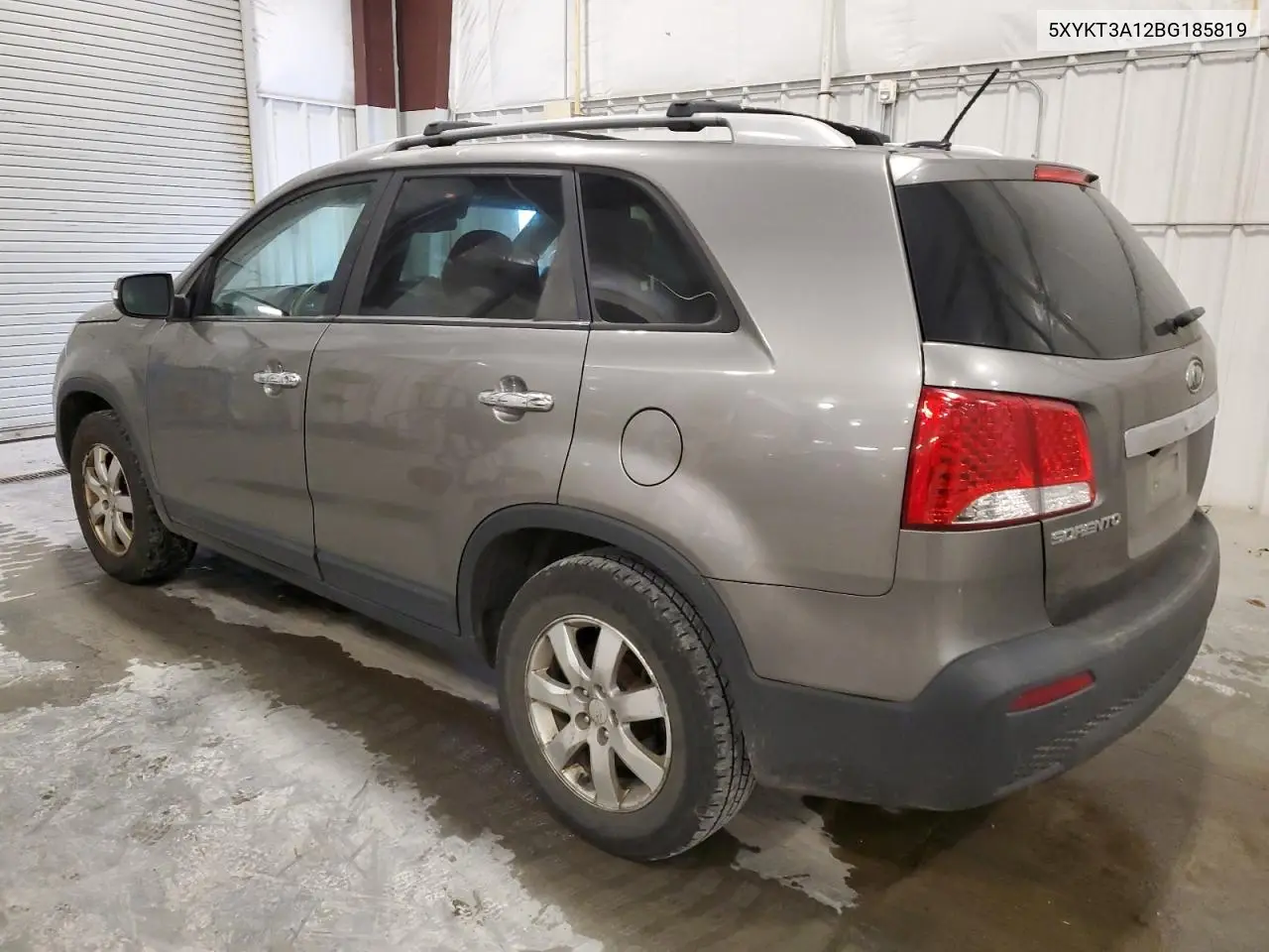 5XYKT3A12BG185819 2011 Kia Sorento Base