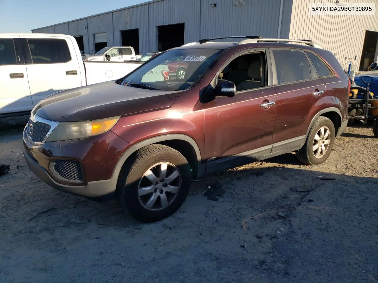 5XYKTDA29BG130895 2011 Kia Sorento Base