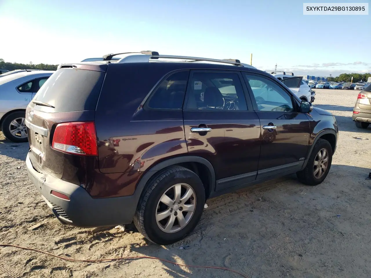 5XYKTDA29BG130895 2011 Kia Sorento Base