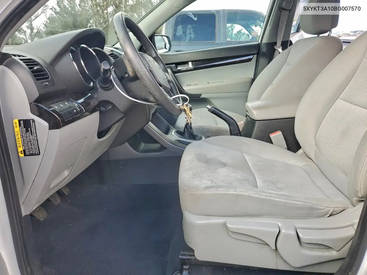 5XYKT3A10BG007570 2011 Kia Sorento Base