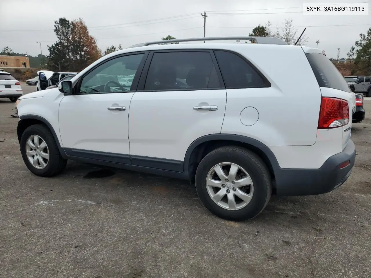 5XYKT3A16BG119113 2011 Kia Sorento Base