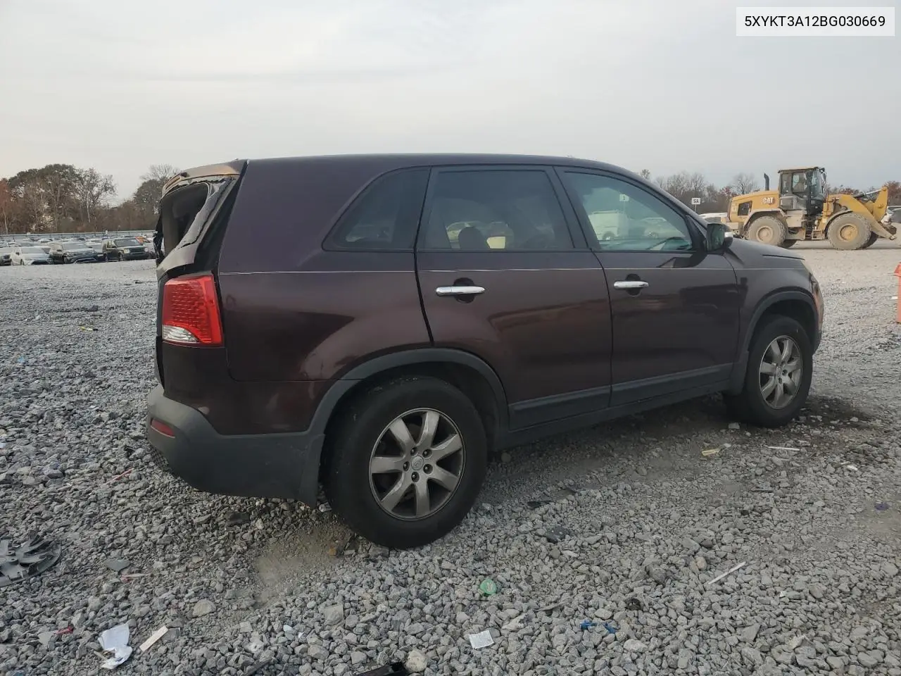 5XYKT3A12BG030669 2011 Kia Sorento Base