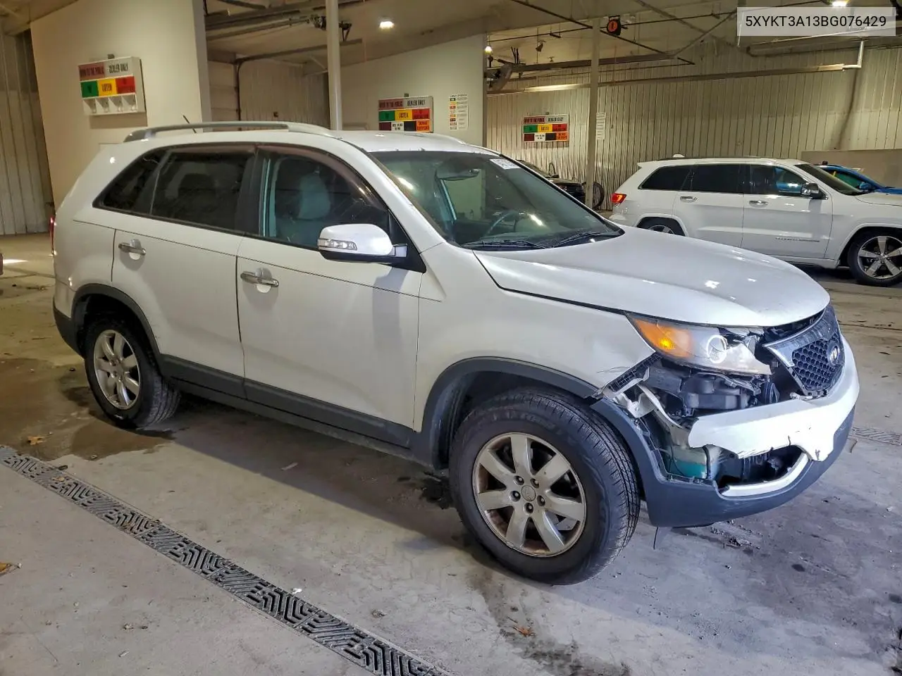 5XYKT3A13BG076429 2011 Kia Sorento Base