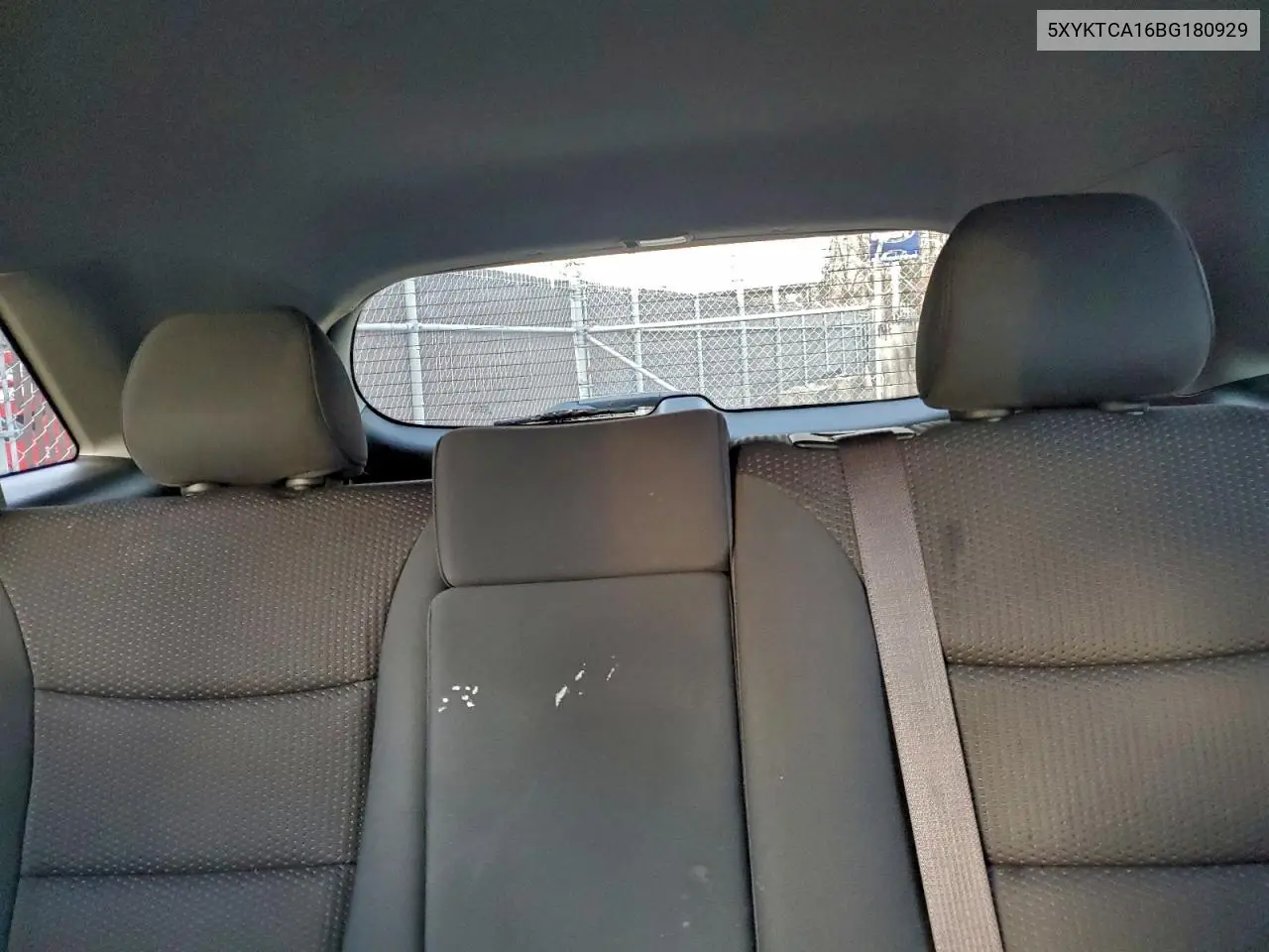 5XYKTCA16BG180929 2011 Kia Sorento Base