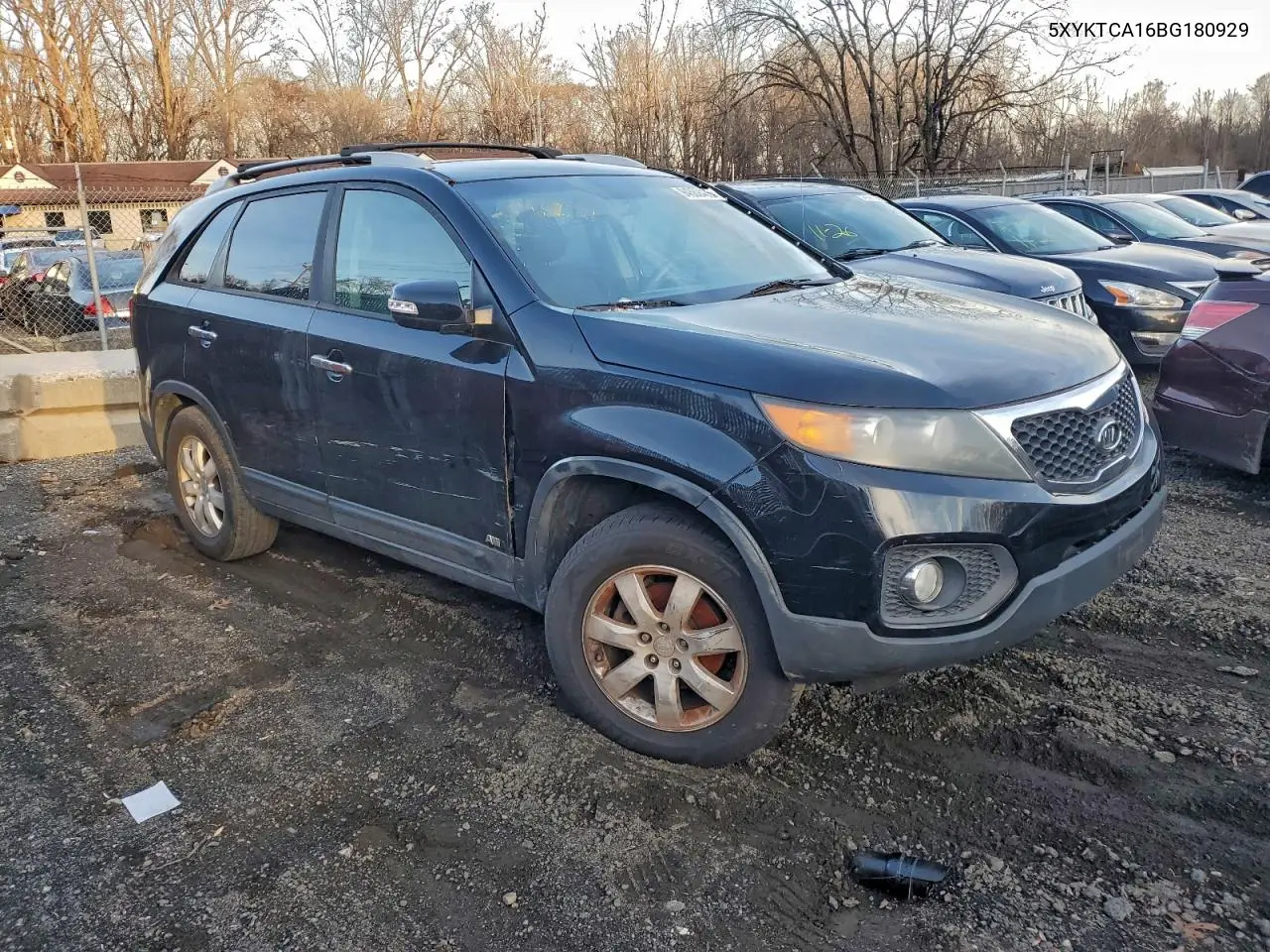 5XYKTCA16BG180929 2011 Kia Sorento Base