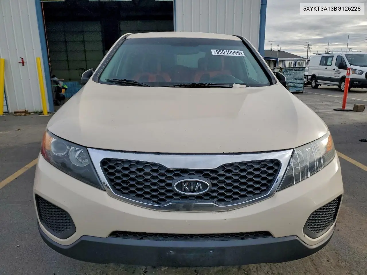 5XYKT3A13BG126228 2011 Kia Sorento Base