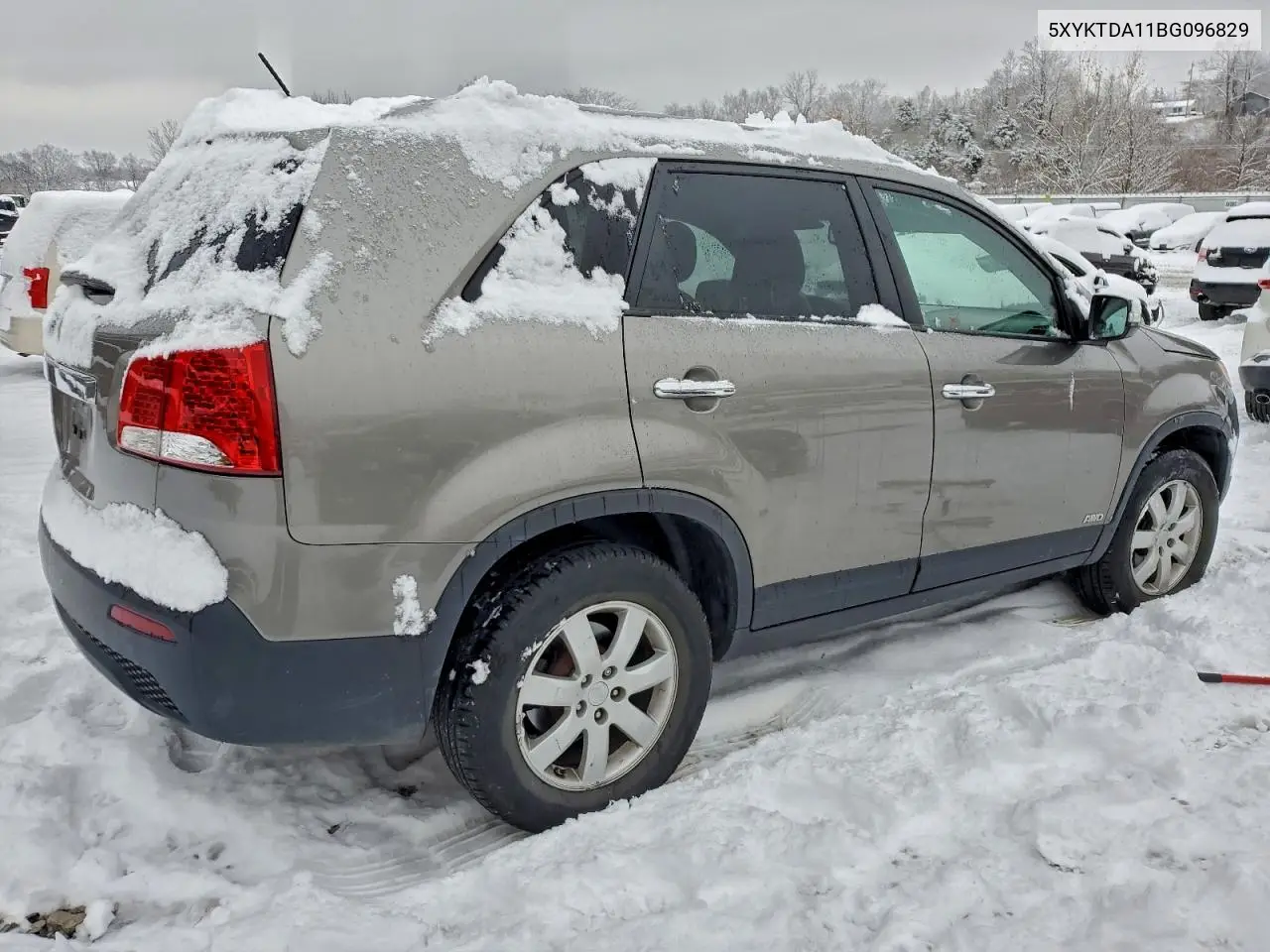 5XYKTDA11BG096829 2011 Kia Sorento Base