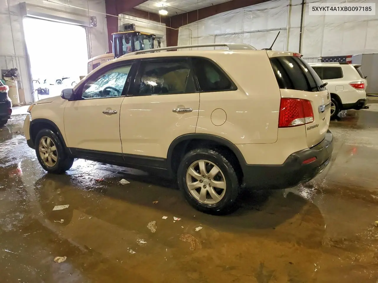 5XYKT4A1XBG097185 2011 Kia Sorento Base