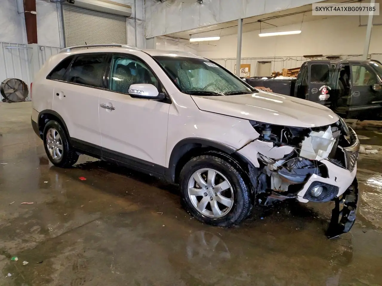 5XYKT4A1XBG097185 2011 Kia Sorento Base