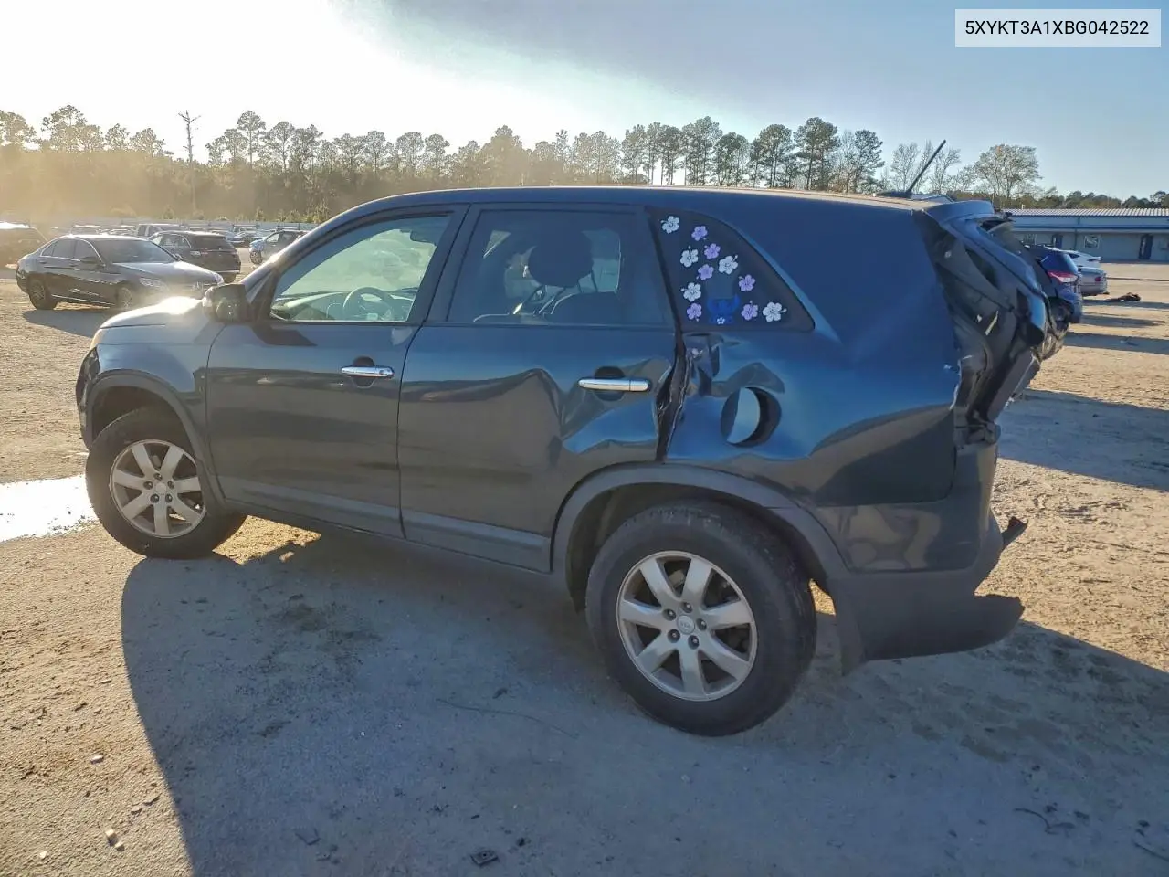 5XYKT3A1XBG042522 2011 Kia Sorento Base