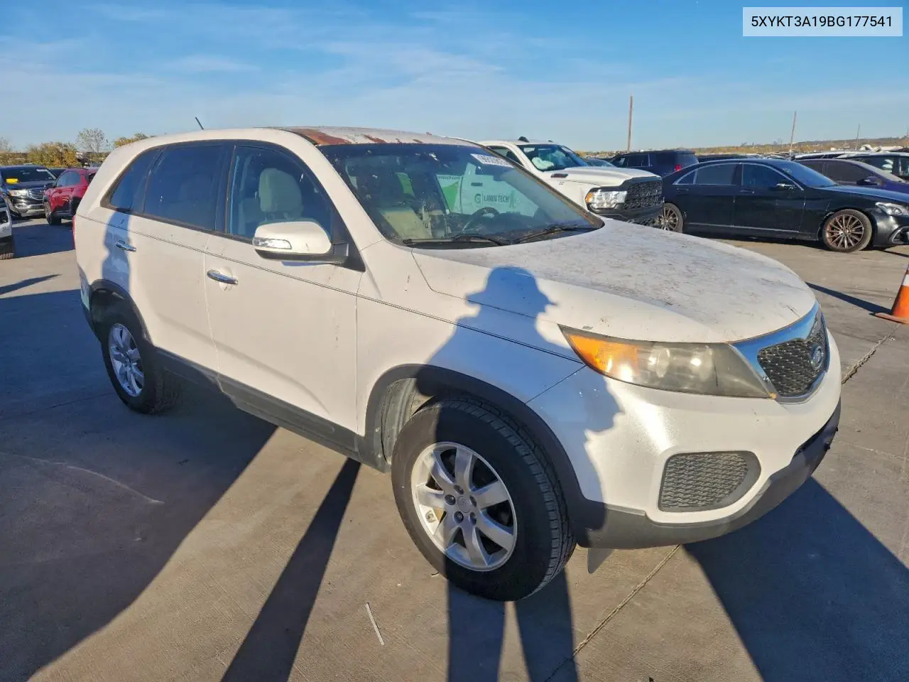 5XYKT3A19BG177541 2011 Kia Sorento Base