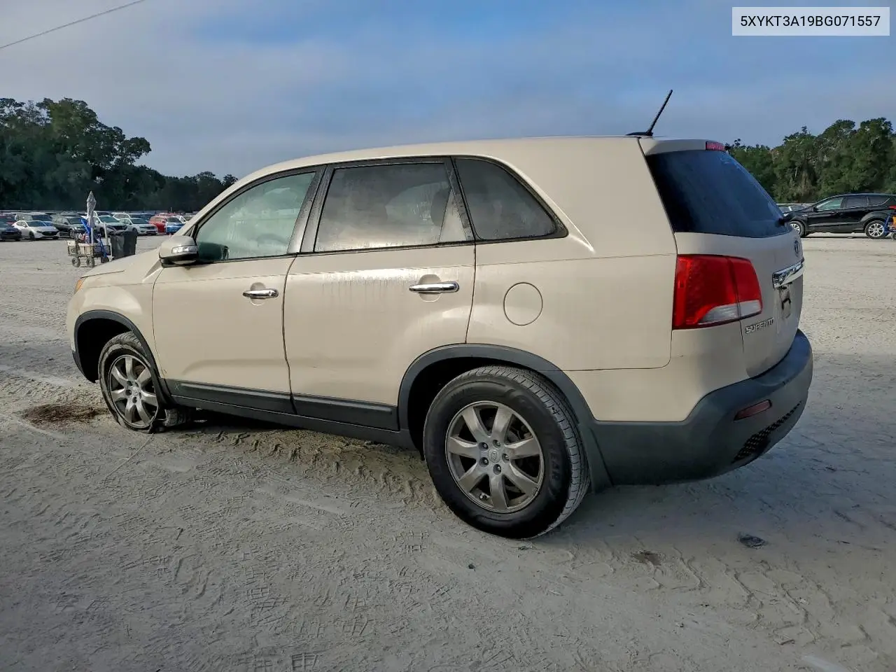 5XYKT3A19BG071557 2011 Kia Sorento Base